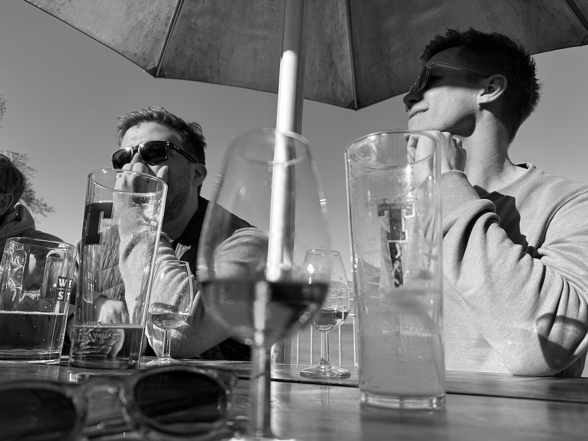 Öl och whisky i solen